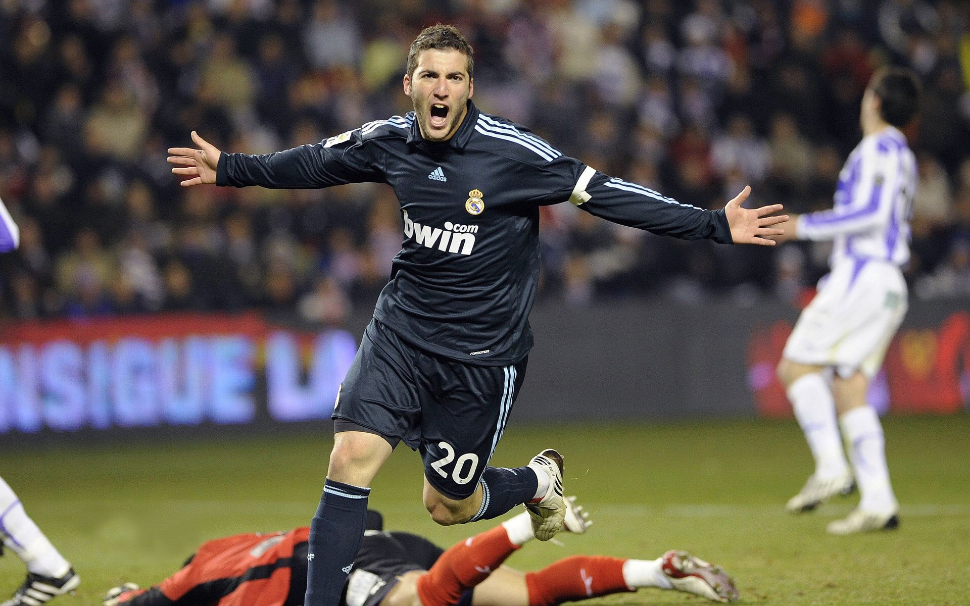 绿茵场上的国家德比,当西甲豪门遇上AC米兰的澳大利亚战役