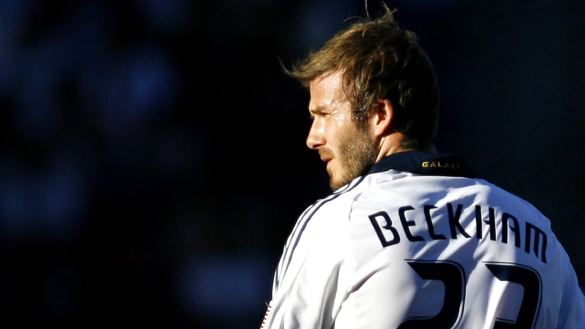 浓眉擎天一柱定乾坤，凯尔特人与勇士的博弈，尽在他掌心纹路